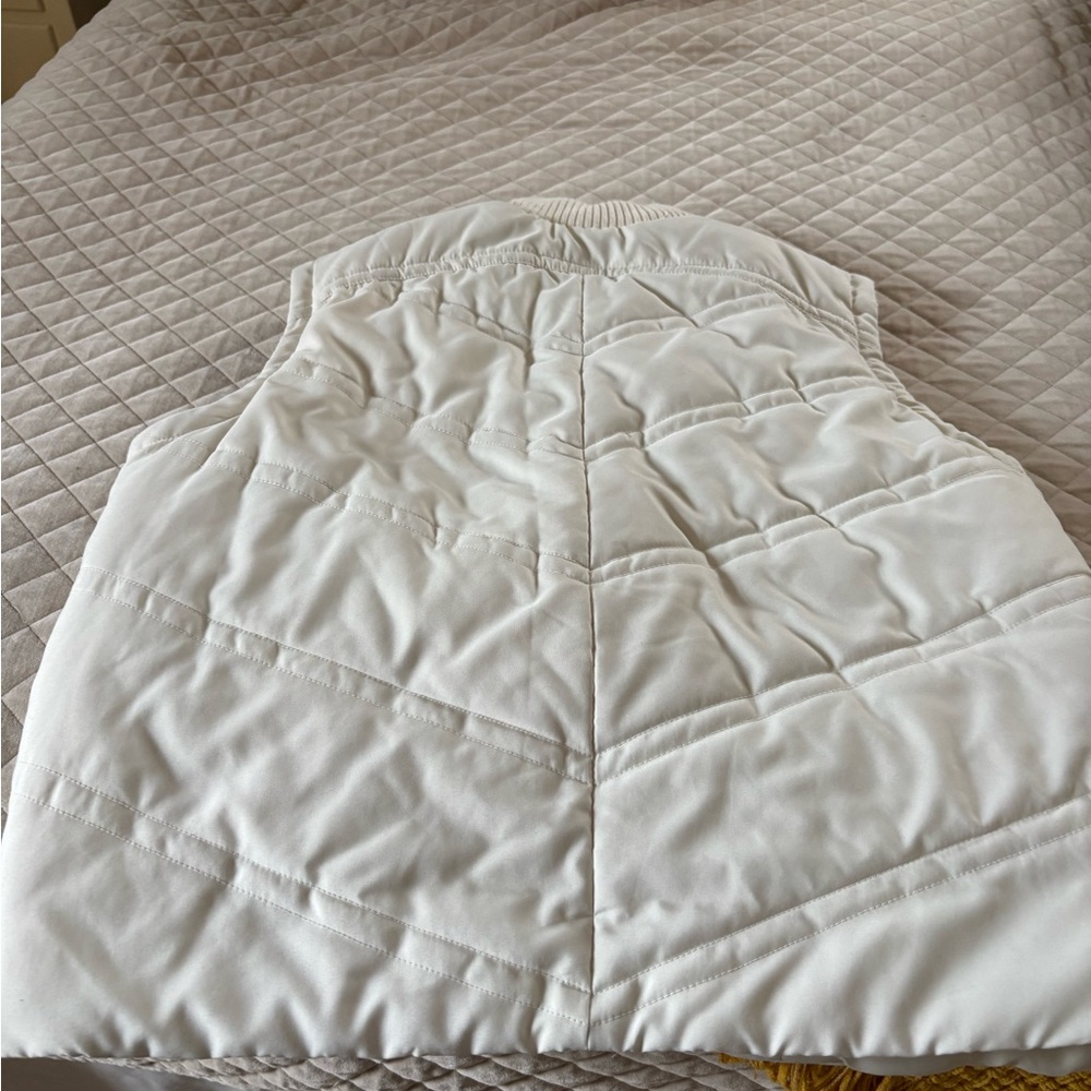 Jones New York White Quilted Vest - Picture 2 of 3